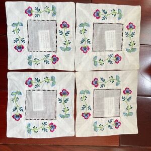 Embroidered Floral Linen Napkins - Set of 4 6”x6”
